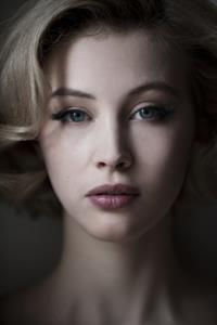 Sarah Gadon