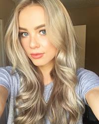 Amber Davis taking a selfie