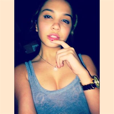 Stella Hudgens taking a selfie