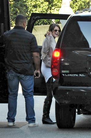 Selena Gomez gets her hair done at Blo in Vancouver on October 14, 2011