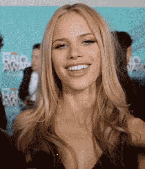 Halston Sage