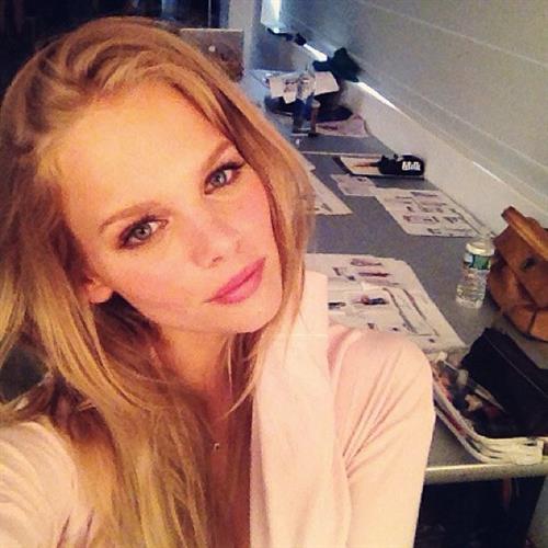 Marloes Horst taking a selfie