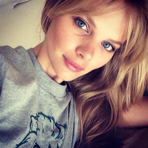 Marloes Horst taking a selfie