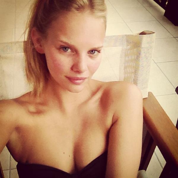 Marloes Horst taking a selfie