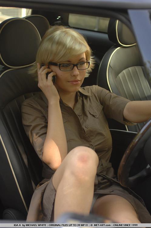 Iga Wyrwał in lingerie