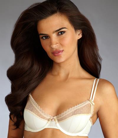 Jennifer Lamiraqui in lingerie