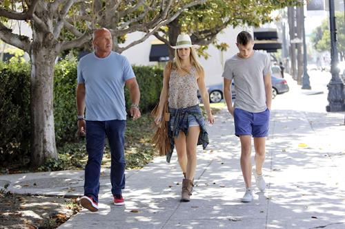Bar Refaeli spending the afternoon with family in L.A. June 9, 2014