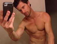 Rib Hillis taking a selfie