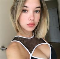 Sarah Snyder taking a selfie