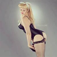 Lilli Luxe in lingerie