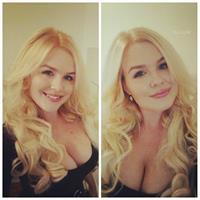 Lilli Luxe taking a selfie