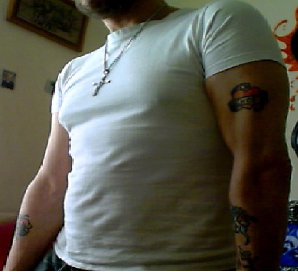 selfies of myself im 43 and been working out for over a yr now