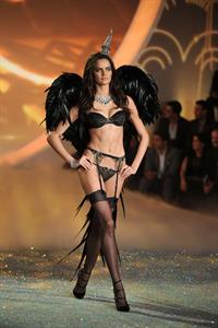 Barbara Fialho in lingerie