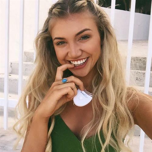 Gabrielle Grace Epstein taking a selfie