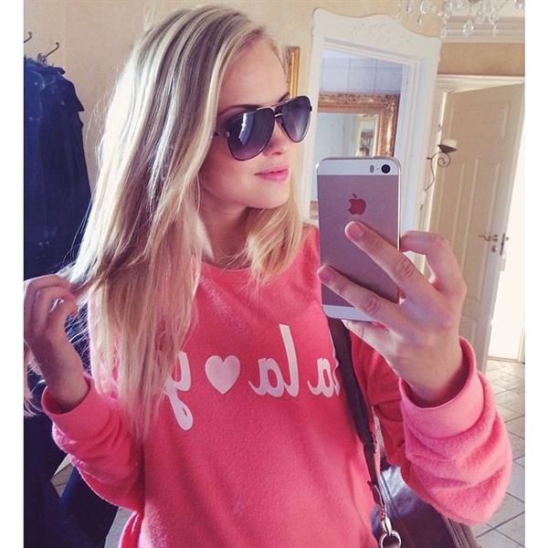 Emilie Voe Nereng taking a selfie