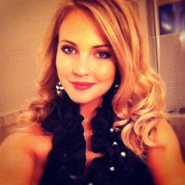 Emilie Voe Nereng taking a selfie