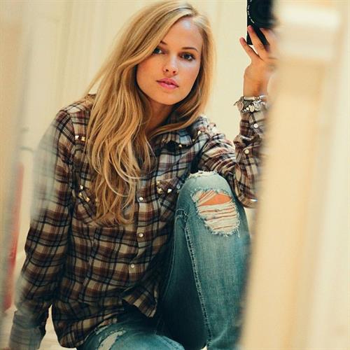 Emilie Voe Nereng taking a selfie