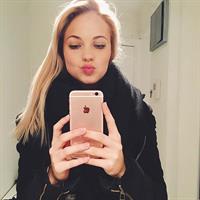 Emilie Voe Nereng taking a selfie