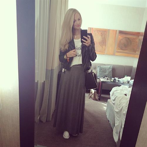 Emilie Voe Nereng taking a selfie