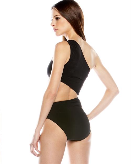 Daniela Lopes in a bikini - ass