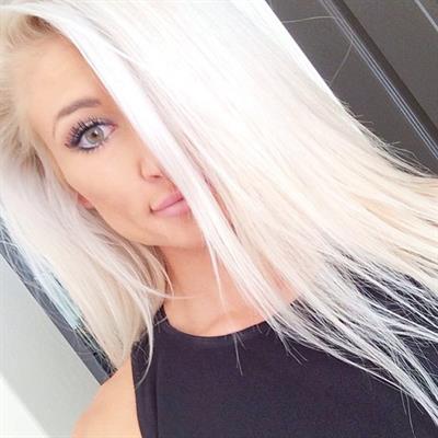 Alexa Jean Brown taking a selfie