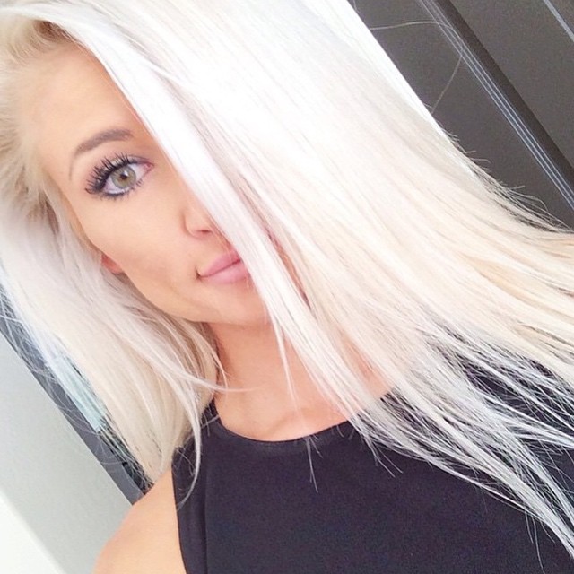 Alexa Jean Brown taking a selfie