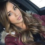 Ana Cheri taking a selfie
