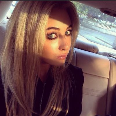 Nicola Hughes taking a selfie