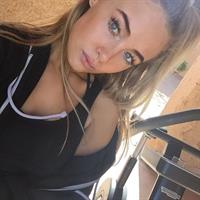 Nicola Hughes taking a selfie