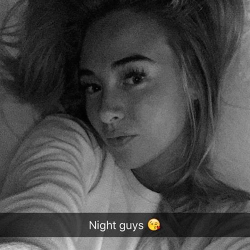 Nicola Hughes taking a selfie