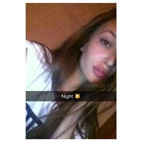 Ariane Fournier taking a selfie