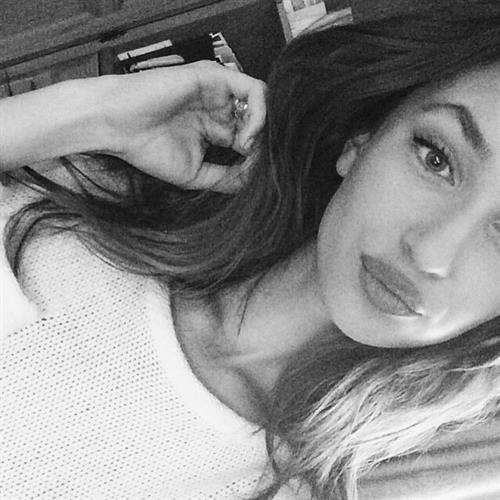 Ariane Fournier taking a selfie