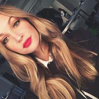 Ariane Fournier taking a selfie