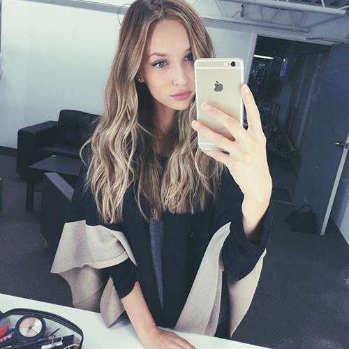 Ariane Fournier taking a selfie