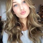 Ariane Fournier taking a selfie