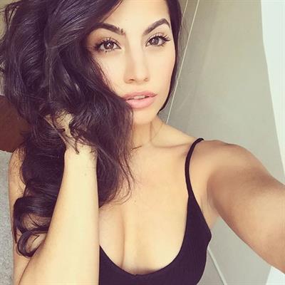 Mónica Alvarez taking a selfie