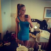 Mackenzie White taking a selfie