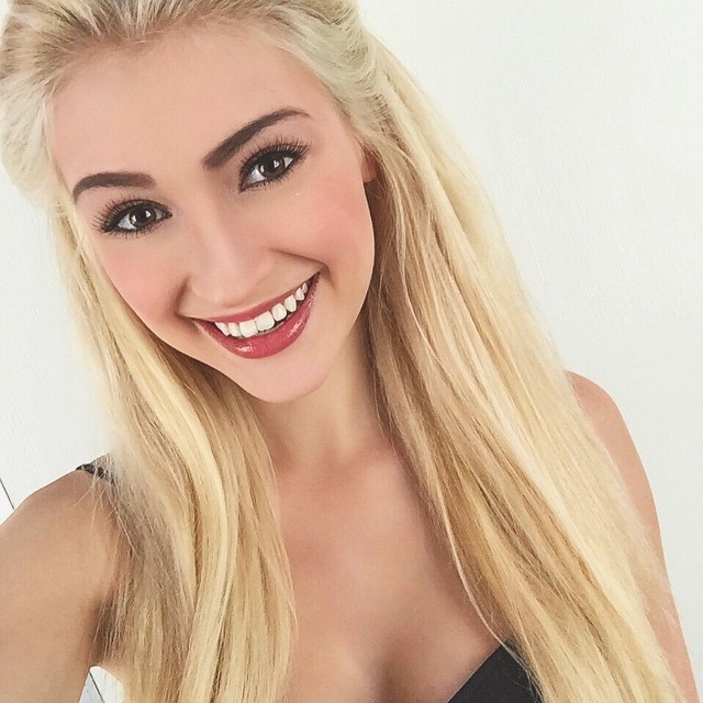 Anna Faith Carlson taking a selfie