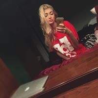 Anna Faith Carlson taking a selfie