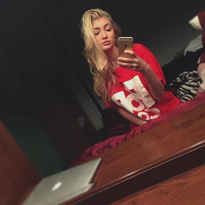 Anna Faith Carlson taking a selfie