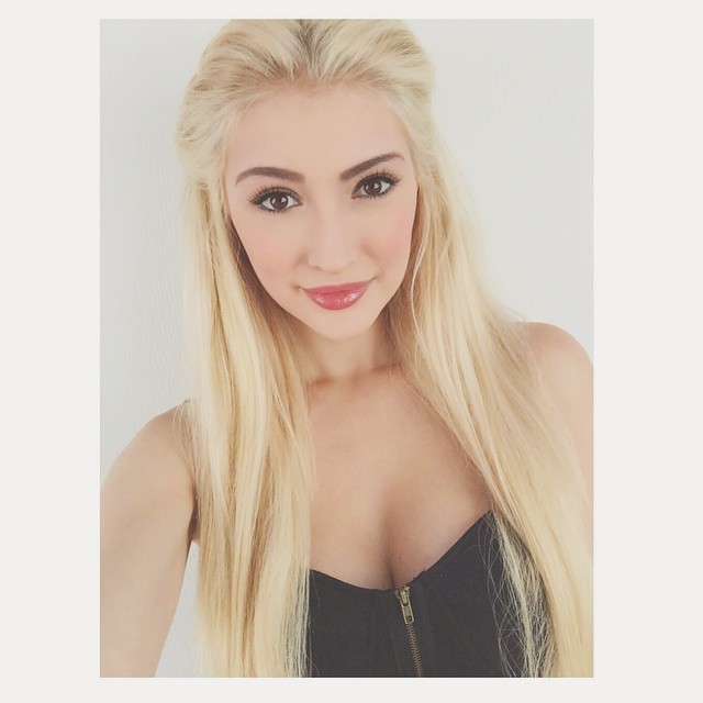 Anna Faith Carlson taking a selfie