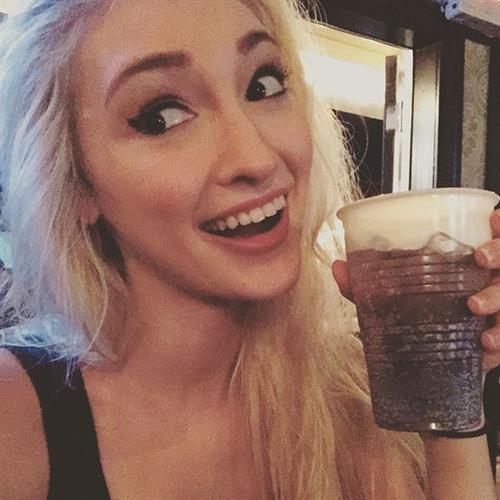 Anna Faith Carlson taking a selfie