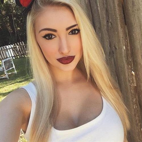 Anna Faith Carlson taking a selfie