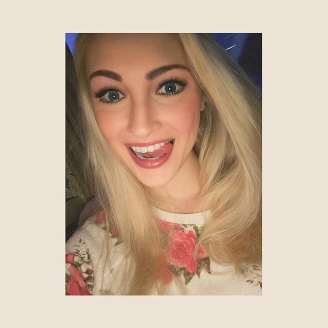 Anna Faith Carlson taking a selfie