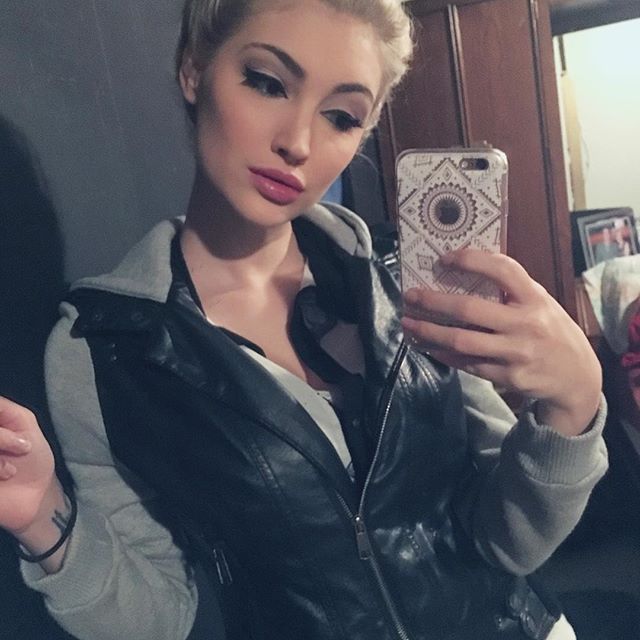 Anna Faith Carlson taking a selfie