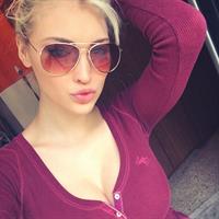Anna Faith Carlson taking a selfie