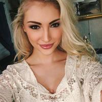 Anna Faith Carlson taking a selfie