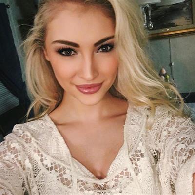 Anna Faith Carlson taking a selfie