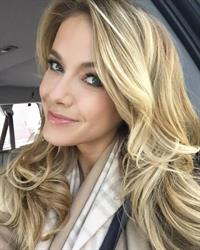 Olivia Jordan taking a selfie