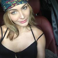 Migbelis Lynette Castellanos taking a selfie